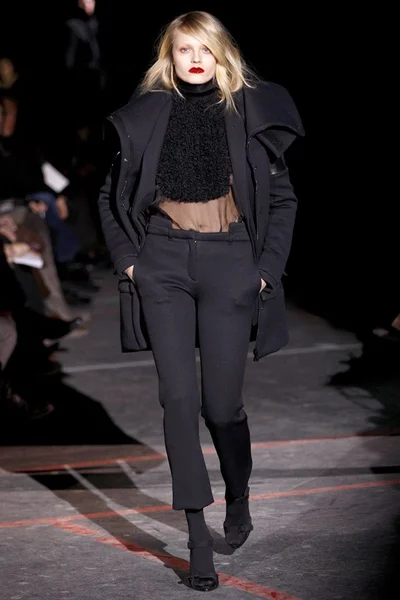 Look 35
